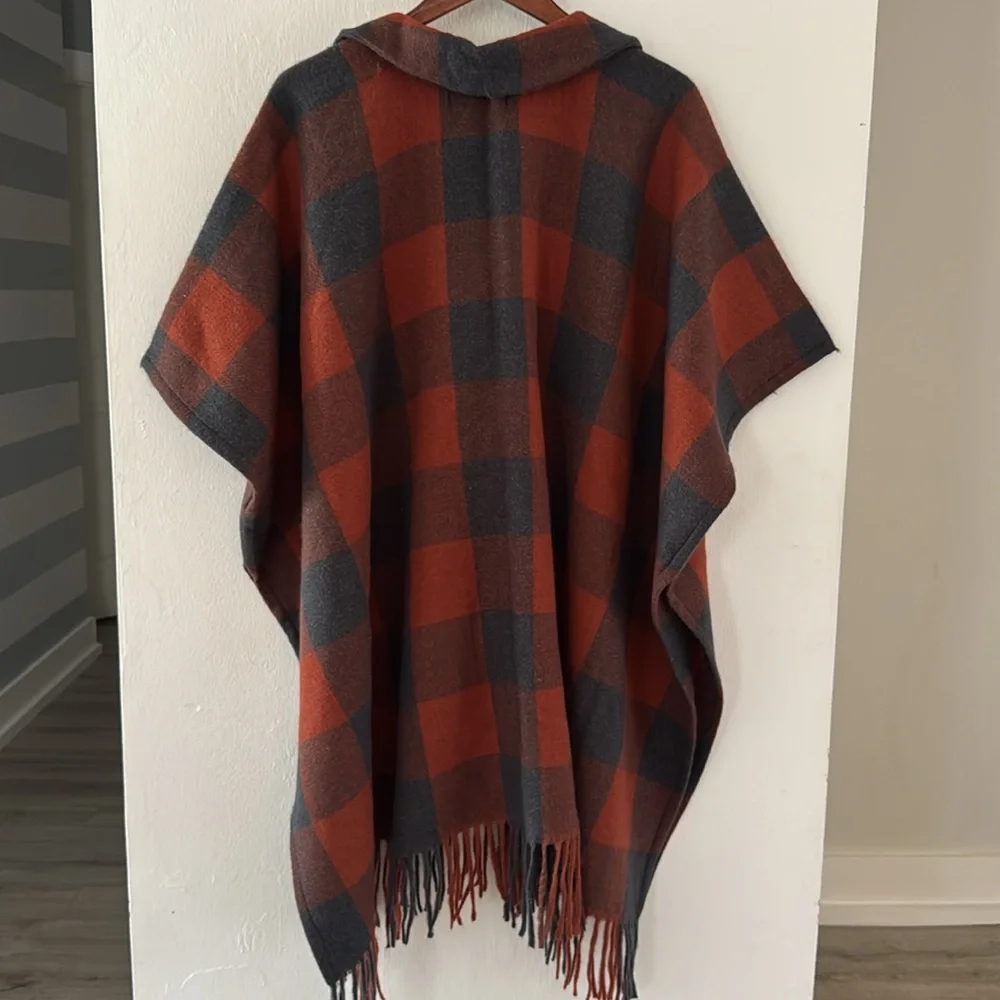 Marc New York Shawl Poncho Plaid Blanket Scarf one Size Snap Closure NEW